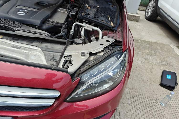 Used Mercedes-Benz C-Class 2015 C 180 L Sport Edition Engine Bay Left