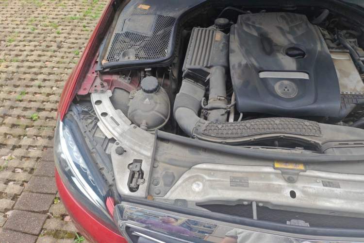Used Mercedes-Benz C-Class 2015 Facelift C 180 L Engine Bay Right