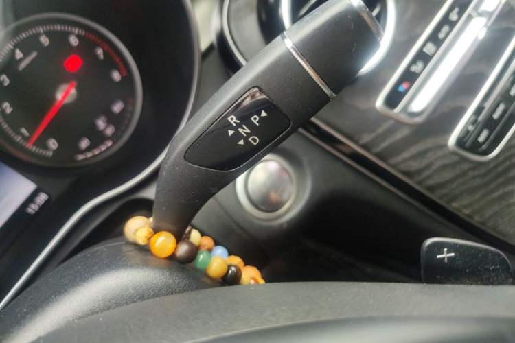Used Mercedes-Benz C-Class 2015 Restyled C 180 L Sport Edition Gear Lever