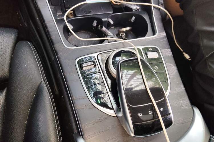 Used Mercedes-Benz C-Class 2015 Revised C 200 L Sport Edition Gear Lever