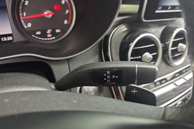 Used Mercedes-Benz C-Class 2015 Revised C 200 L Sport Edition Gear Lever