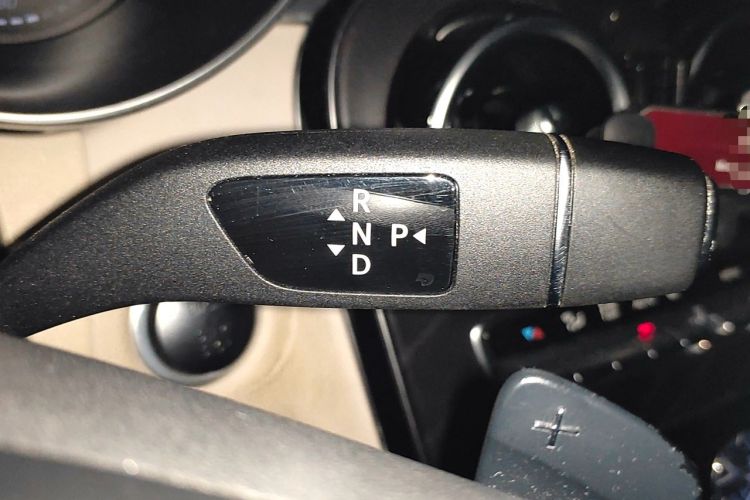 Used Mercedes-Benz C-Class 2015 Restyled C 180 L Sport Edition Gear Lever