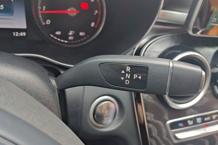 Used Mercedes-Benz C-Class 2015 Revised C 200 L Sport Edition Gear Lever