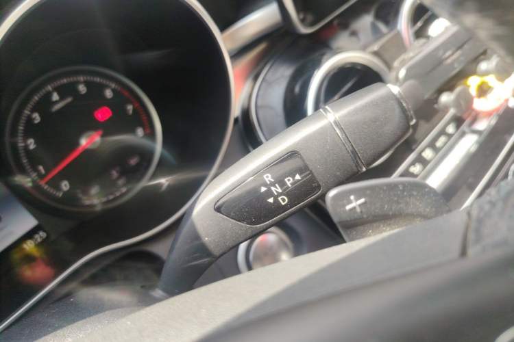Used Mercedes-Benz C-Class 2015 C 180 L Sport Edition Gear Lever