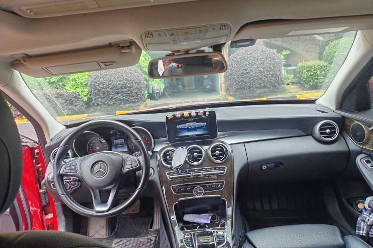 Used Mercedes-Benz C-Class 2015 Facelift C 180 L Headliner