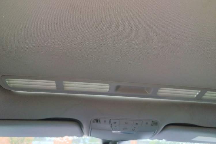 Used Mercedes-Benz C-Class 2015 C 180 L Headliner