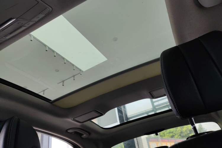 Used Mercedes-Benz C-Class 2015 C 200 L Sport Edition Headliner