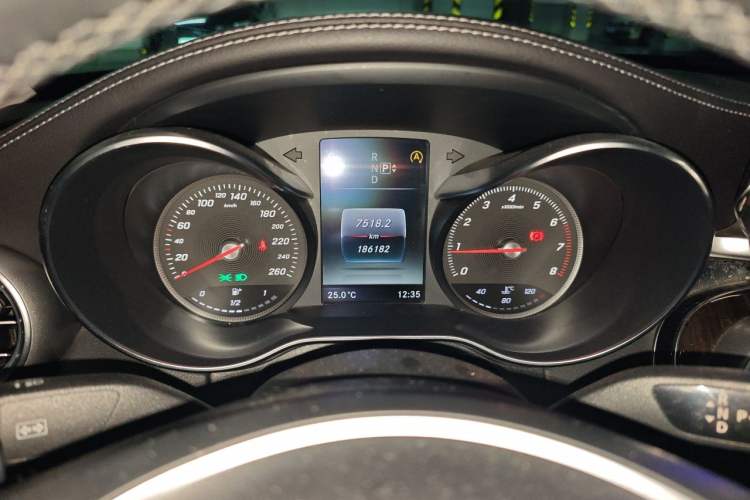 Used Mercedes-Benz C-Class 2015 C 180 L Instrument Cluster