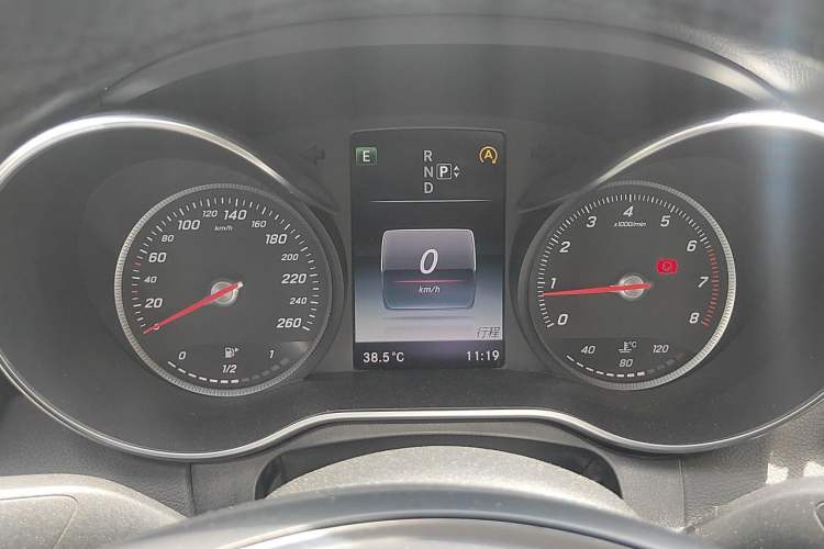Used Mercedes-Benz C-Class 2015 Facelift C 200 L Instrument Cluster