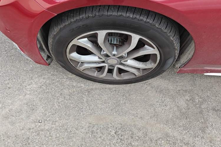 Used Mercedes-Benz C-Class 2015 Restyled C 180 L Sport Edition Left Front Wheel Hub