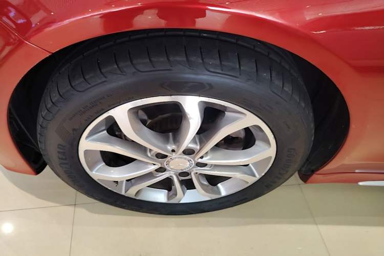 Used Mercedes-Benz C-Class 2015 Restyled C 180 L Sport Edition Left Front Wheel Hub