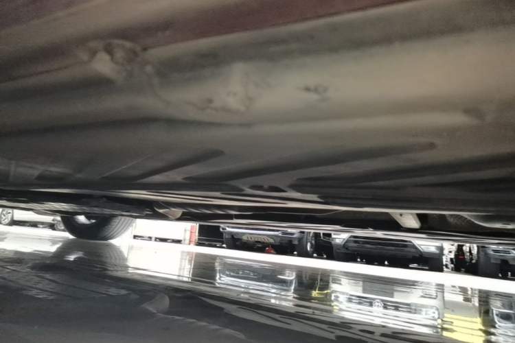 Used Mercedes-Benz C-Class 2015 C 180 L Sport Edition Left Side Sill