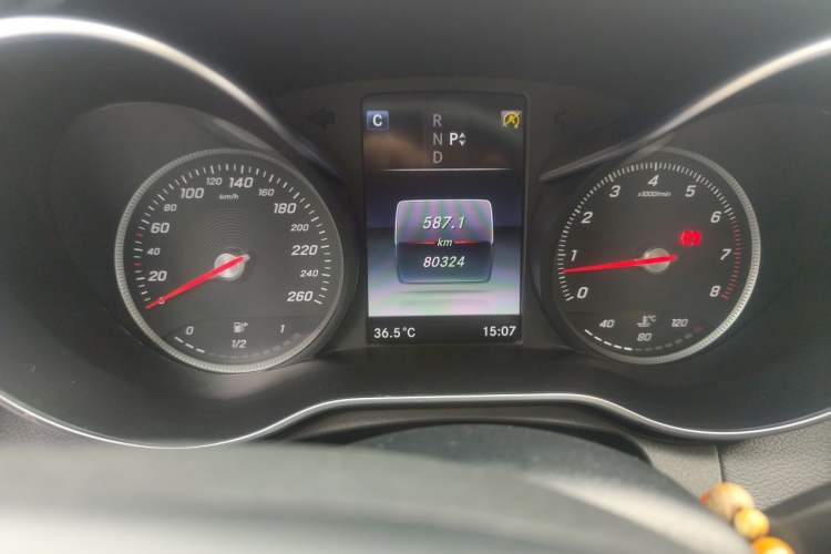 Used Mercedes-Benz C-Class 2015 Restyled C 180 L Sport Edition Odometer Close Up