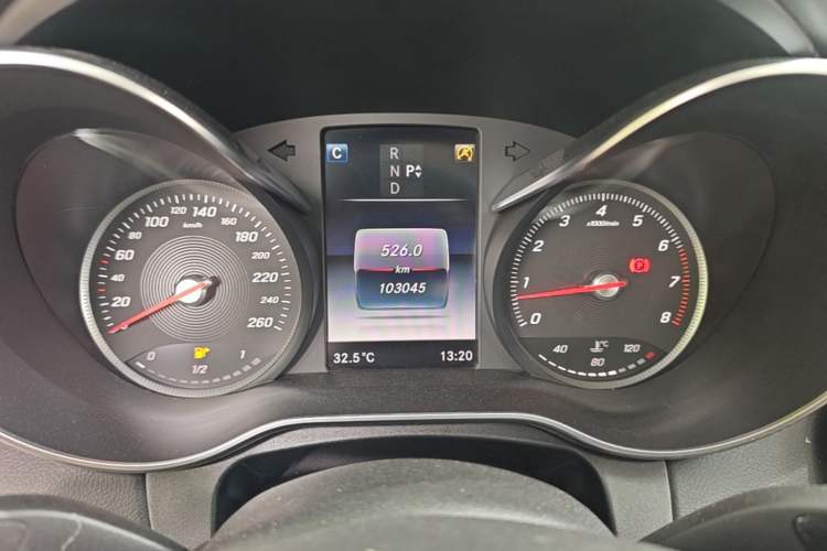 Used Mercedes-Benz C-Class 2015 Revised C 200 L Sport Edition Odometer Close Up