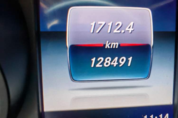 Used Mercedes-Benz C-Class 2015 Facelift C 180 L Odometer Close Up
