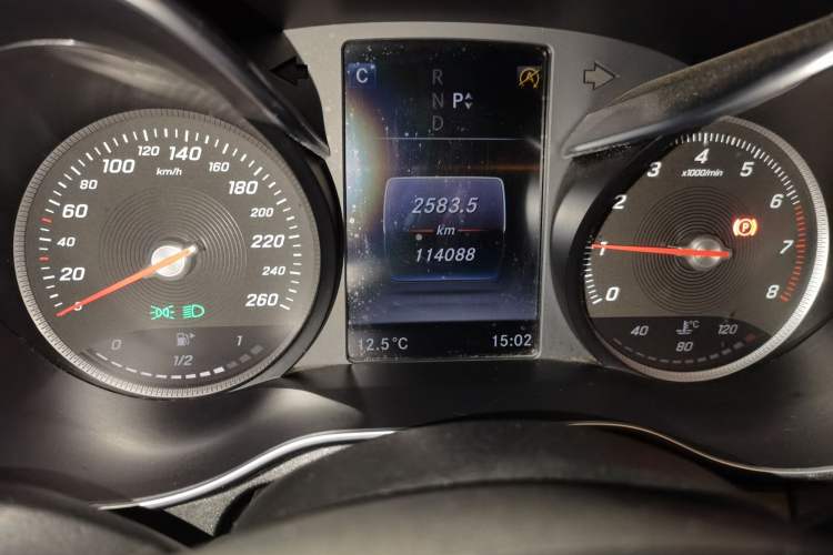 Used Mercedes-Benz C-Class 2015 Restyled C 180 L Sport Edition Odometer Close Up