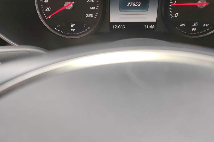 Used Mercedes-Benz C-Class 2015 Revised C 200 L Sport Edition Odometer Close Up