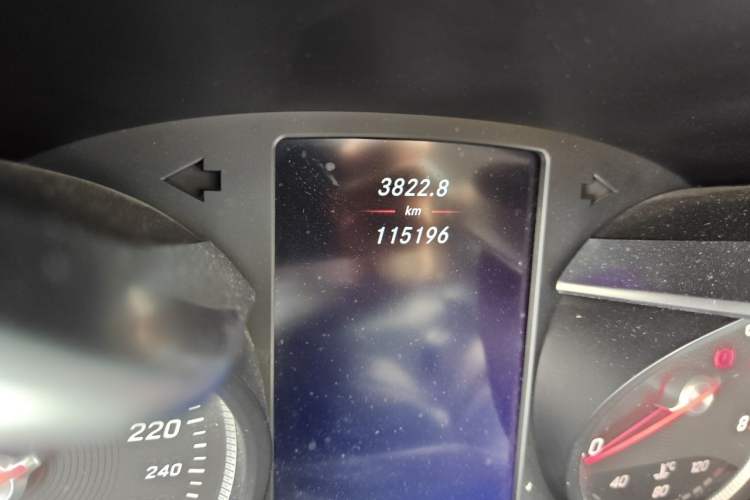 Used Mercedes-Benz C-Class 2015 C 180 L Sport Edition Odometer Close Up