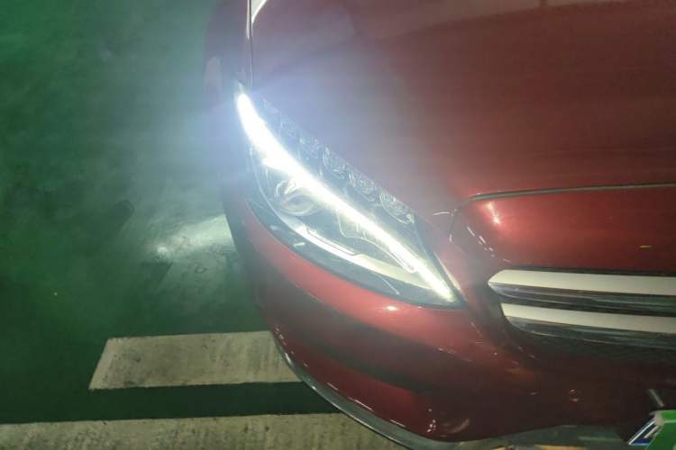 Used Mercedes-Benz C-Class 2015 Revised C 200 L Sport Edition Right Front Headlight