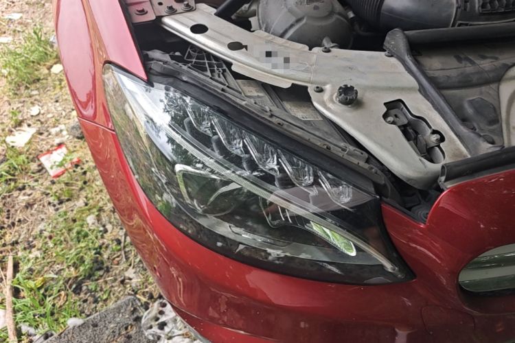 Used Mercedes-Benz C-Class 2015 Revised C 200 L Sport Edition Right Front Headlight