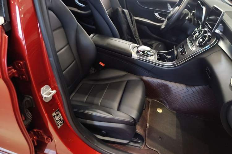 Used Mercedes-Benz C-Class 2015 Restyled C 180 L Sport Edition Right Front Seat
