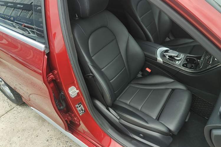 Used Mercedes-Benz C-Class 2015 Restyled C 180 L Sport Edition Right Front Seat