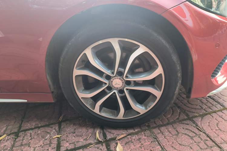 Used Mercedes-Benz C-Class 2015 C 200 L Sport Edition Right Front Wheel Hub
