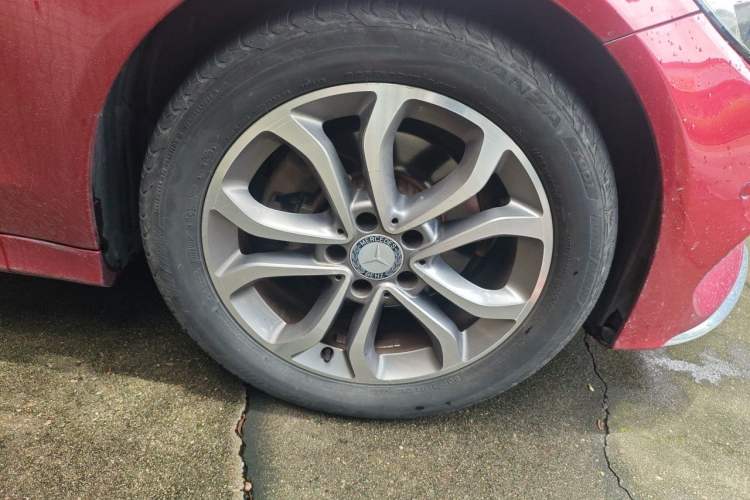 Used Mercedes-Benz C-Class 2015 C 200 L Sport Edition Right Front Wheel Hub