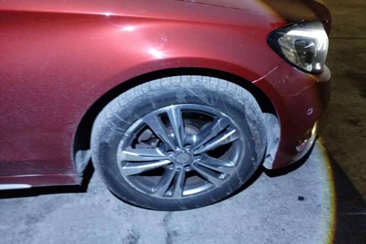 Used Mercedes-Benz C-Class 2015 Revised C 200 L Sport Edition Right Front Wheel Hub