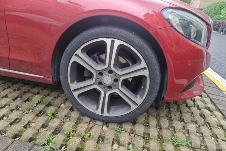 Used Mercedes-Benz C-Class 2015 Facelift C 180 L Right Front Wheel Hub