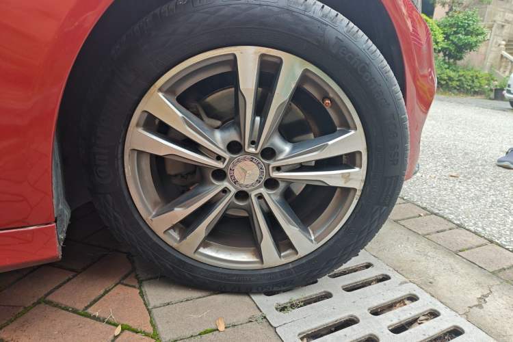 Used Mercedes-Benz C-Class 2015 Revised C 200 L Sport Edition Right Front Wheel Hub
