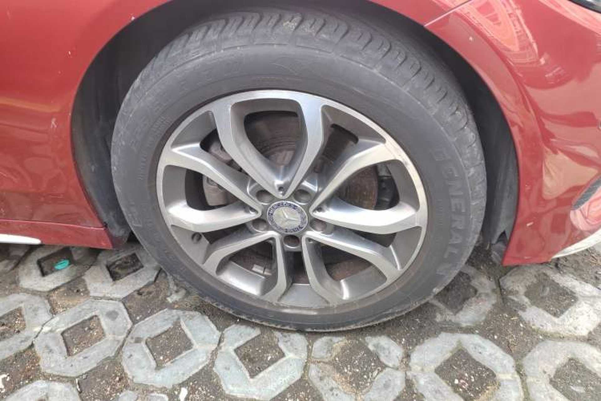 Used Mercedes-Benz C-Class 2015 Revised C 200 L Sport Edition Right Front Wheel Hub