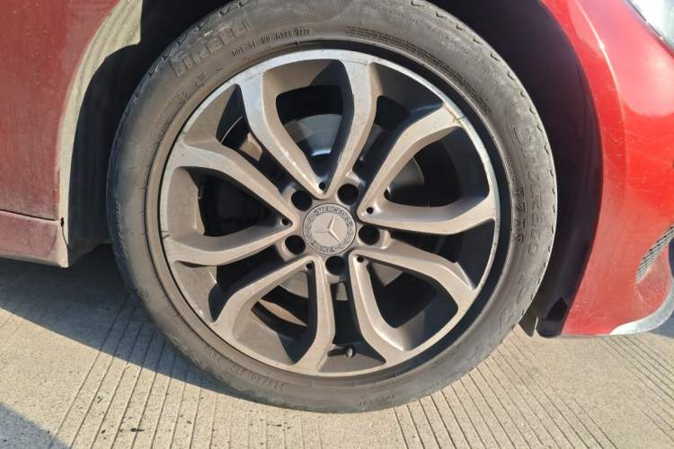 Used Mercedes-Benz C-Class 2015 Restyled C 180 L Sport Edition Right Front Wheel Hub