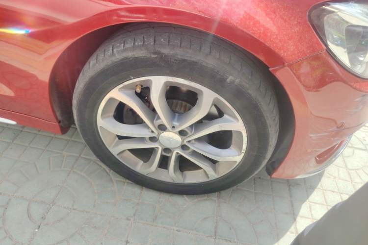Used Mercedes-Benz C-Class 2015 C 180 L Sport Edition Right Front Wheel Hub