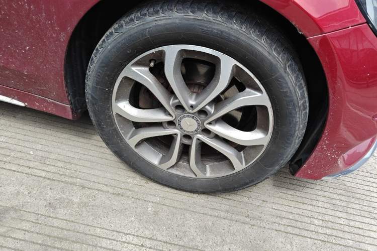Used Mercedes-Benz C-Class 2015 C 180 L Sport Edition Right Front Wheel Hub