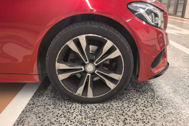Used Mercedes-Benz C-Class 2015 C 200 Sport Edition 4MATIC Right Front Wheel Hub