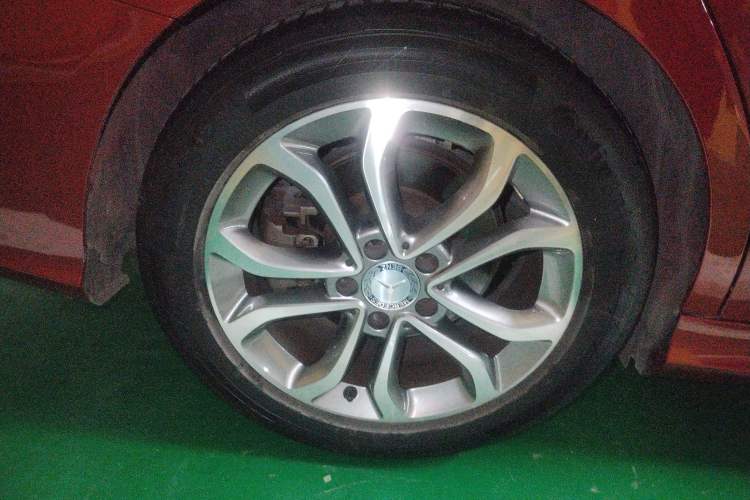 Used Mercedes-Benz C-Class 2015 Revised C 200 L Sport Edition Right Rear Wheel Hub