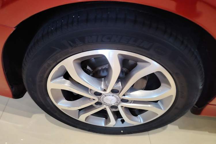 Used Mercedes-Benz C-Class 2015 Restyled C 180 L Sport Edition Right Rear Wheel Hub