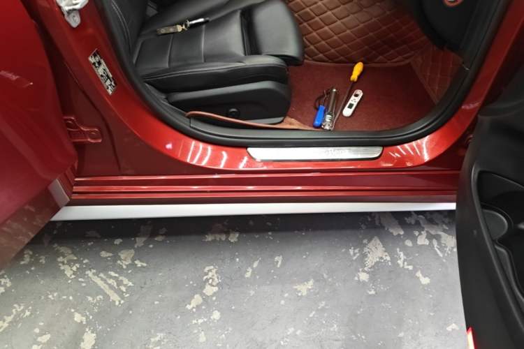 Used Mercedes-Benz C-Class 2015 C 200 L Sport Edition Right Side Sill