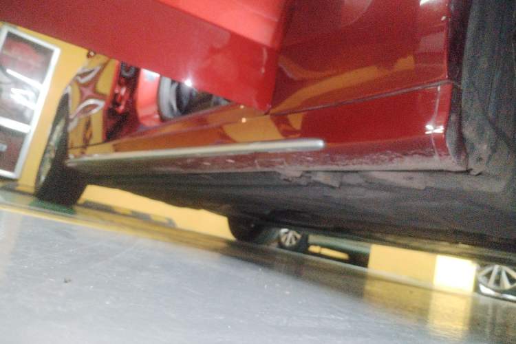 Used Mercedes-Benz C-Class 2015 Revised C 200 L Sport Edition Right Side Sill