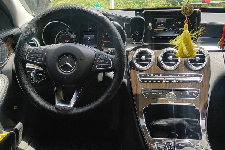 Used Mercedes-Benz C-Class 2015 Facelift C 200 L Steering Wheel