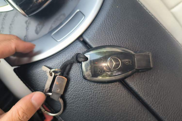Used Mercedes-Benz C-Class 2015 C 200 L Sport Edition Vehicle Key