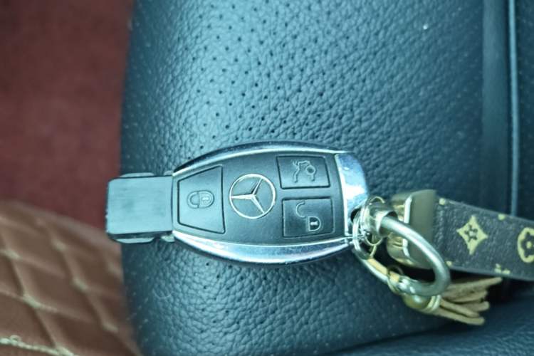 Used Mercedes-Benz C-Class 2015 C 200 L Sport Edition Vehicle Key