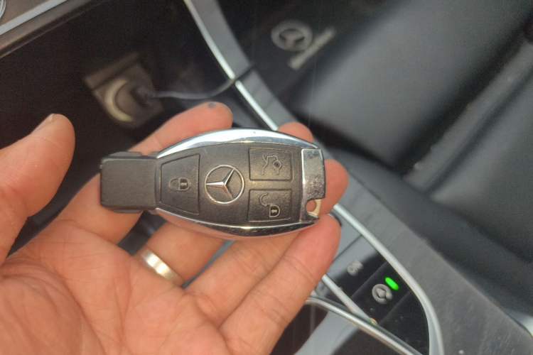 Used Mercedes-Benz C-Class 2015 C 200 L Sport Edition Vehicle Key