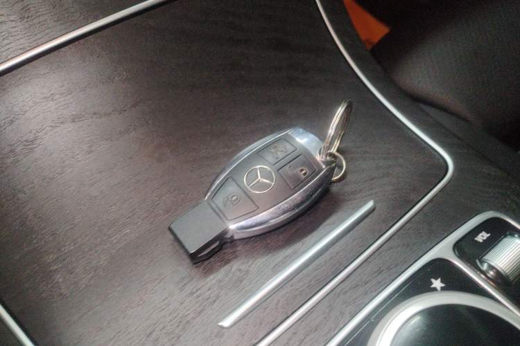Used Mercedes-Benz C-Class 2015 Revised C 200 L Sport Edition Vehicle Key