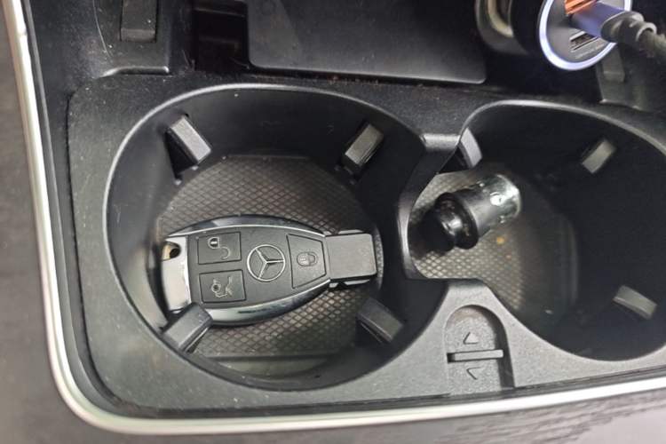 Used Mercedes-Benz C-Class 2015 Revised C 200 L Sport Edition Vehicle Key