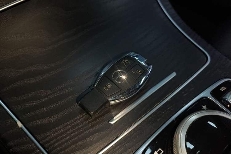 Used Mercedes-Benz C-Class 2015 Revised C 200 L Sport Edition Vehicle Key
