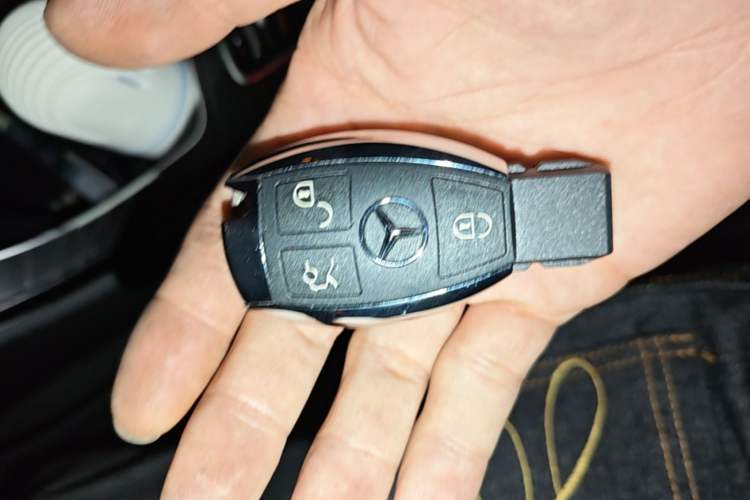 Used Mercedes-Benz C-Class 2015 Revised C 200 L Sport Edition Vehicle Key