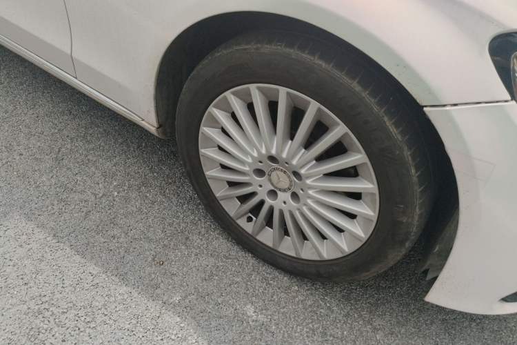 Used Mercedes-Benz C-Class 2015 C 200 L Sport Edition Right Front Wheel Hub