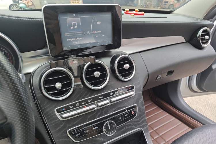 Used Mercedes-Benz C-Class 2015 C 200 L Sport Edition Audio And AC Panel